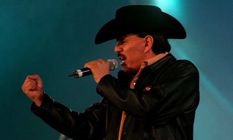 MÉXICO, D.F., 16NOVIEMBRE2006.-Se realizó el concierto Voces con Causa, en pro de los damnificados del huracán Lane en Sinaloa, en el cual participó la banda Patrulla 81. FOTO: ISAAC ESQUIVEL/CUARTOSCURO.COM